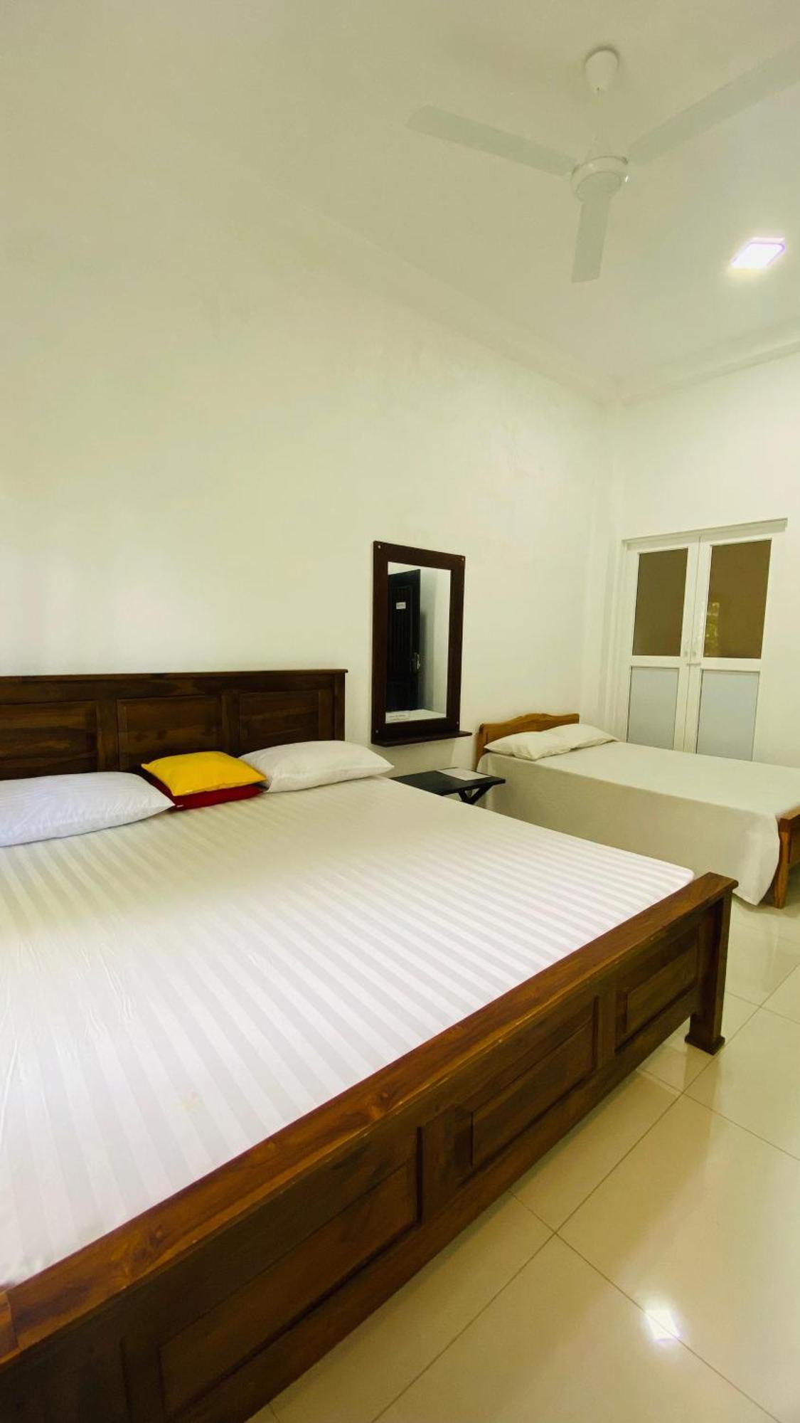 Coco Rooms Гале Екстериор снимка